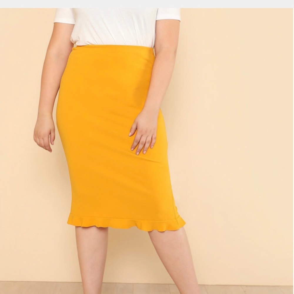 Plus Ruffle Hem Skirt